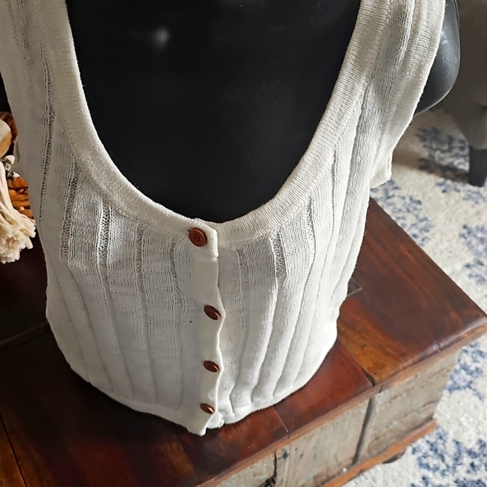 Roxy Knitted Cropped Button Up Tank (Small)‎